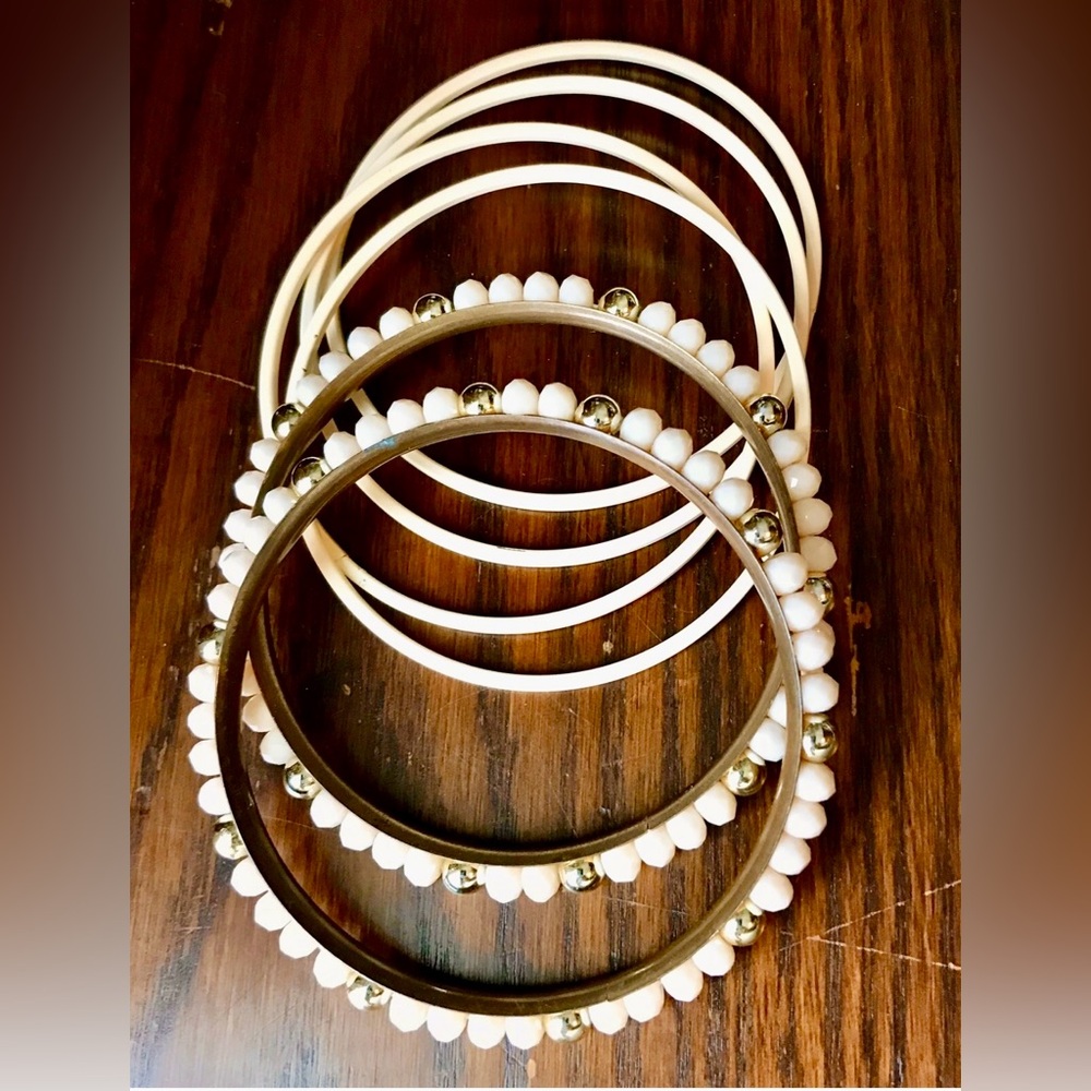 6 Pale Pink Bracelets 2 Beaded Brass Clad + 4 Matching Painted Fun Metal Bangles